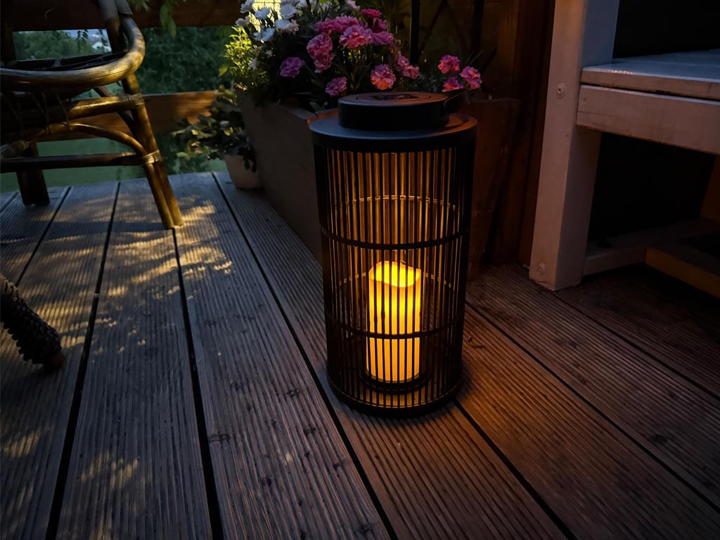 Dlaczego warto wybrać solarne latarenki ogrodowe z czujnikiem zmierzchu?