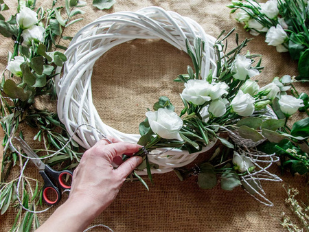 Wianek wiklinowy 27410 biały 40cm